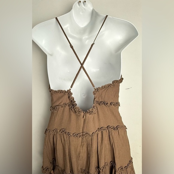 Elegant Brown Ruffle Dress - Picture 3 of 6